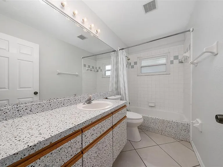 154 Bayhead St — Photo 14