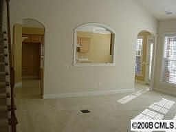 4th image of 737 Treverton Dr