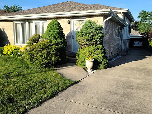 2nd image of 9825 S Marion Ave