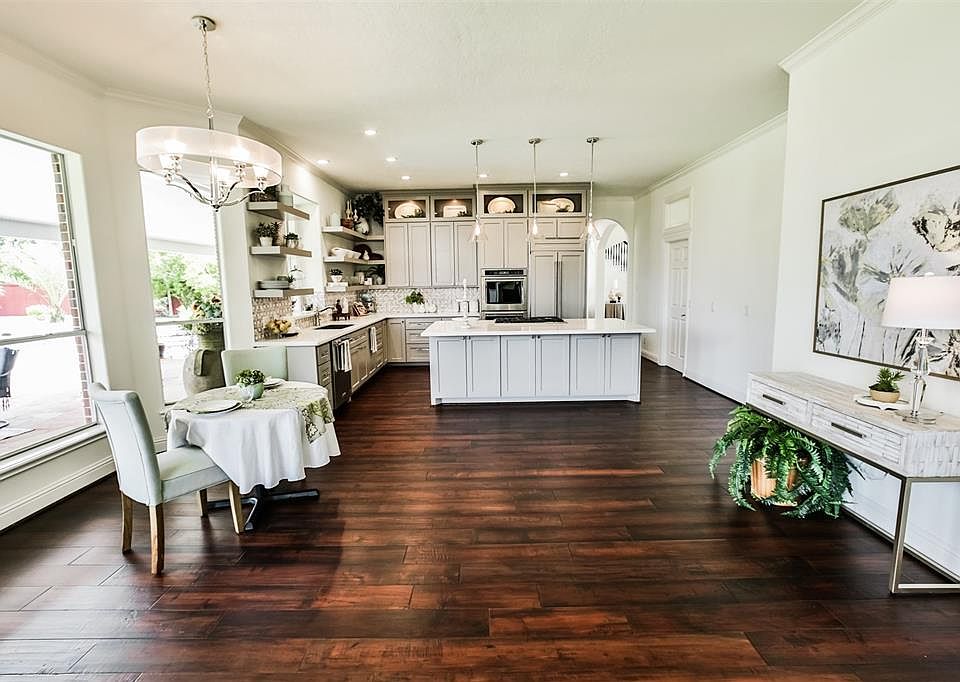 1st image of 1702 Parklake Vlg