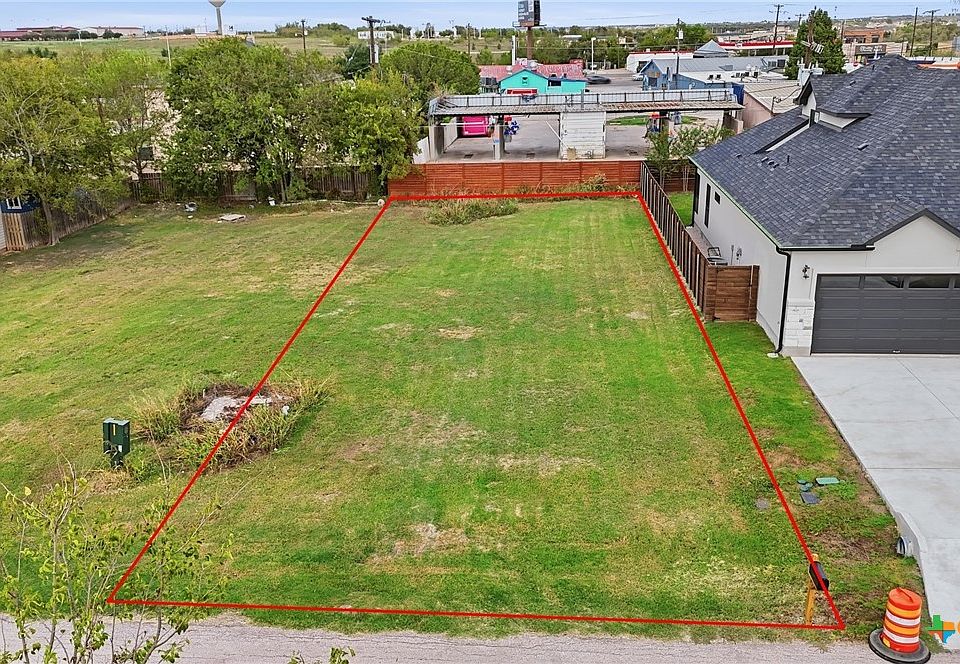 1st image of 305 W Lane Ave