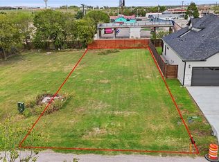305 W Lane Ave, Manor, TX 78653