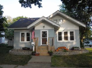 612 Chestnut St, La Porte City, IA