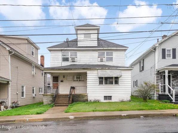 23 Farview St, Carbondale, PA 18407