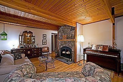 Living Room - view 2