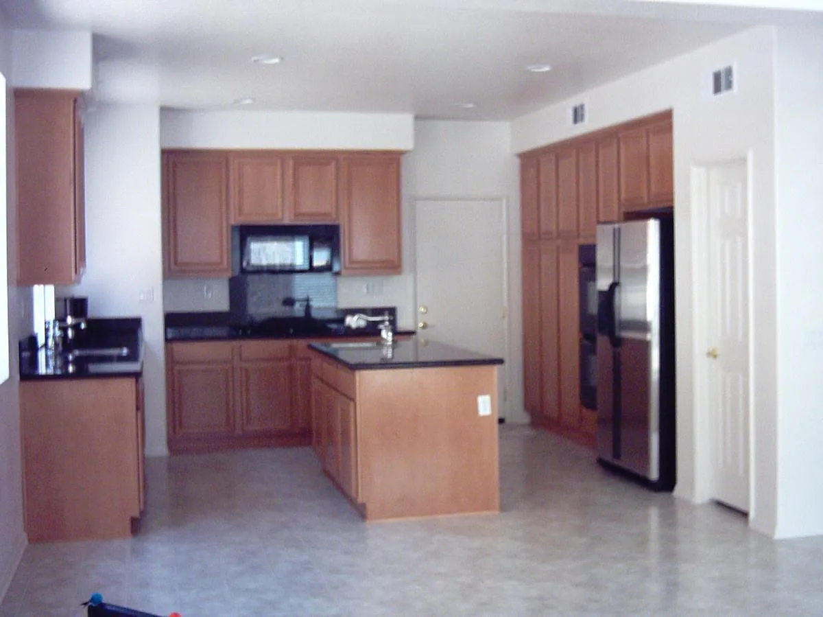 4 bed, 3.5 bath, 3275 sqft, $4,000 — Photo 4