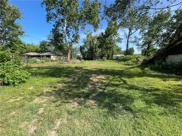 303 E Easy St #W-80-11, Rogers, AR 72756