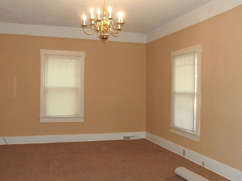 2nd image of 113 Hilton St