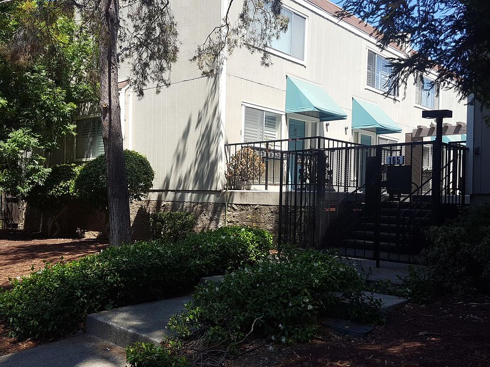 1st image of 165 Okeefe St APT 2