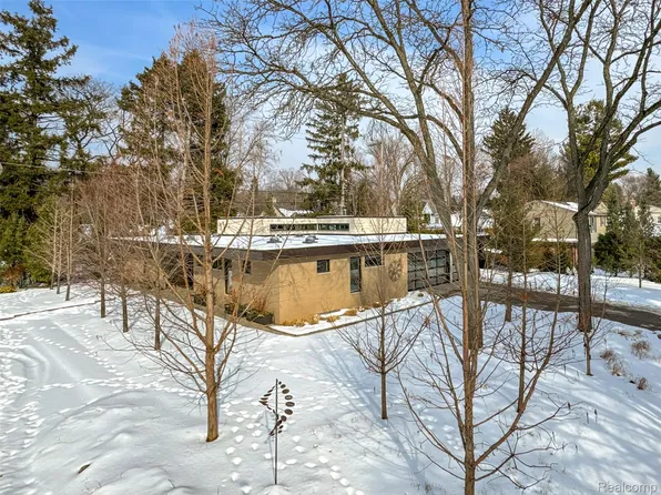 1171 Arden Ln, Birmingham, MI 48009