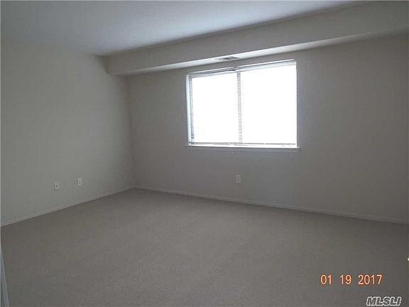 5th image of 164 Pointe Cir N