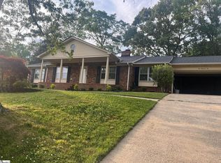 206 Barrett Dr, Mauldin, SC 29662