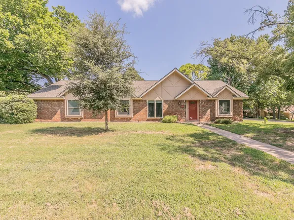 1812 Arthur Dr, Colleyville, TX 76034