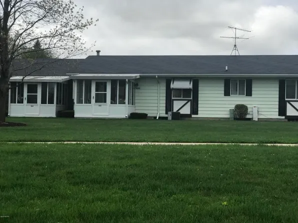 5662 Leisure South Dr SE, Kentwood, MI 49548