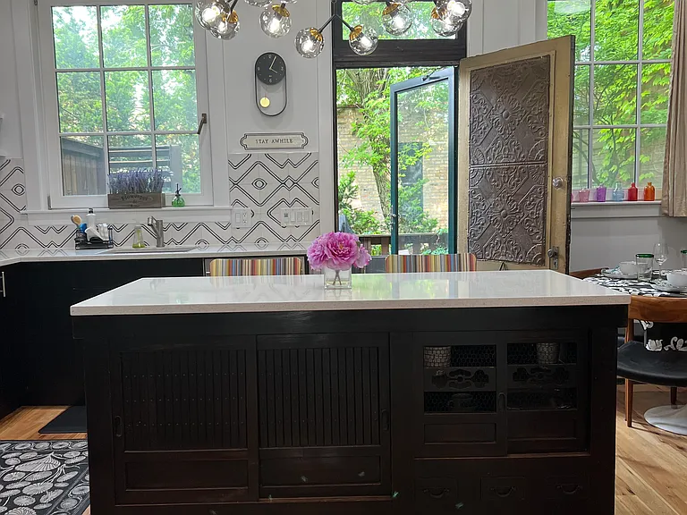 1635 N Wolcott Ave — Photo 15
