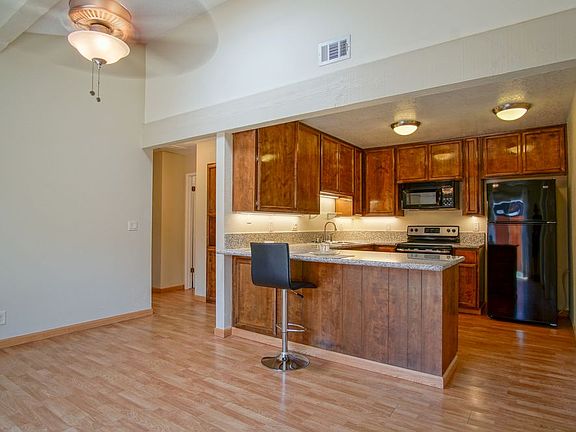 4th image of 1712 Kent St APT A