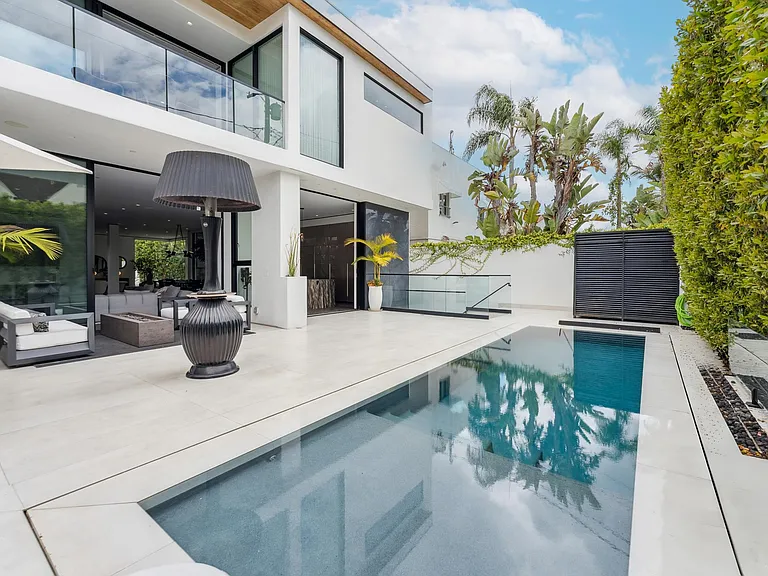 213 S La Peer Dr — Photo 65