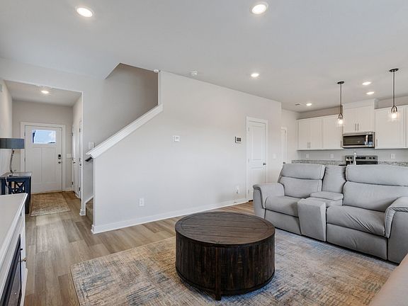 5th image of 4264 Skyridge Dr