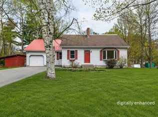 70 Stagecoach Dr, Newport, VT 05855