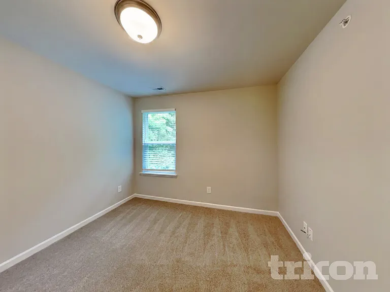 131 Hickory Station Ln — Photo 12