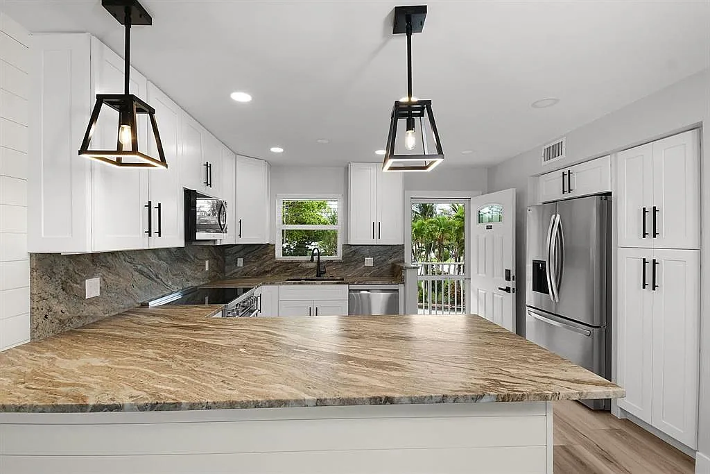 2 bed, 2.0 bath, 925 sqft, $5,500 — Photo 4