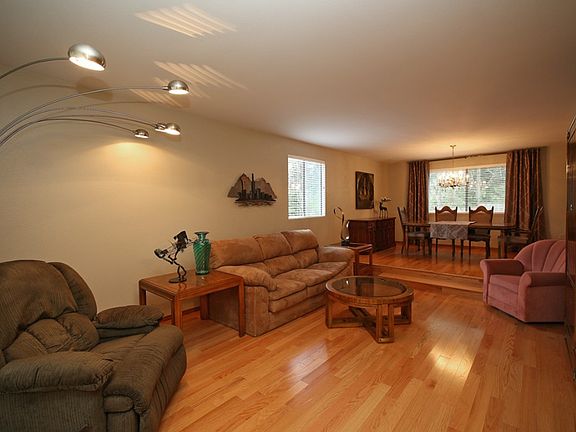 3rd image of 21830 NE 16th St