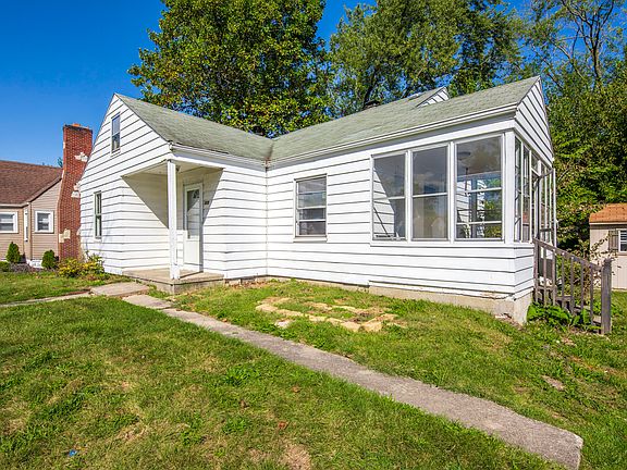 3rd image of 918 W 63rd Ave