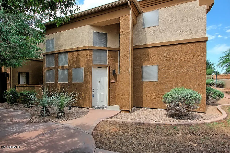 3 bed, 2.0 bath, 1413 sqft, $1,895 — Photo 3