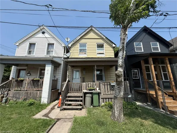 27 Mons Ave, Hamilton, ON L8L 3J6