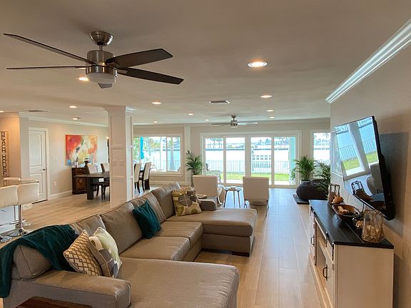 Open & Spacious Living Room