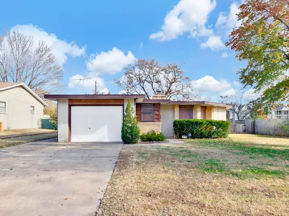 1002 N Acadia Ave, Wichita, KS 67212