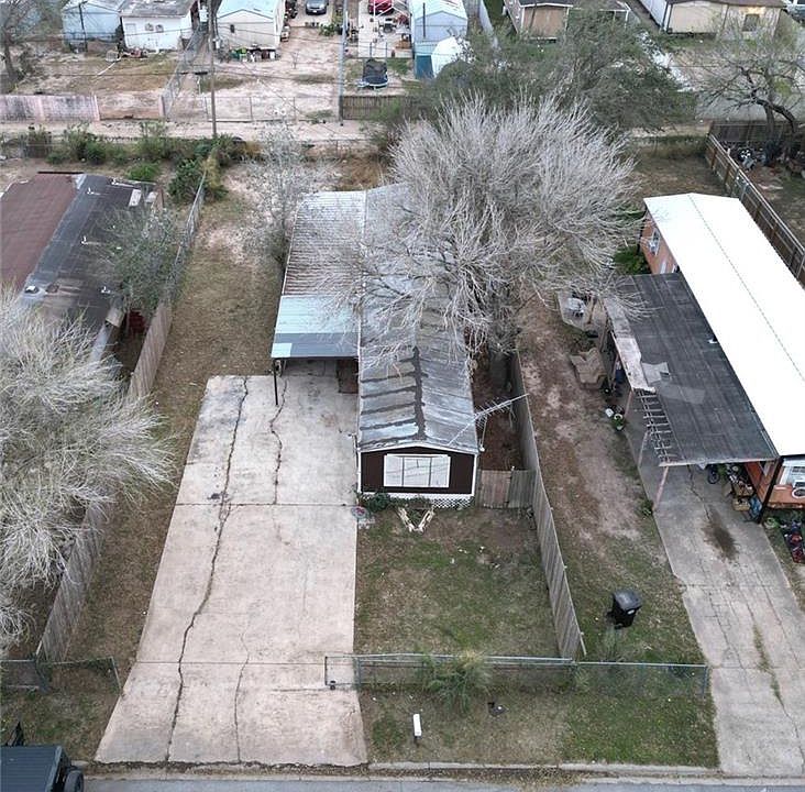 2nd image of 2314 E 11th St