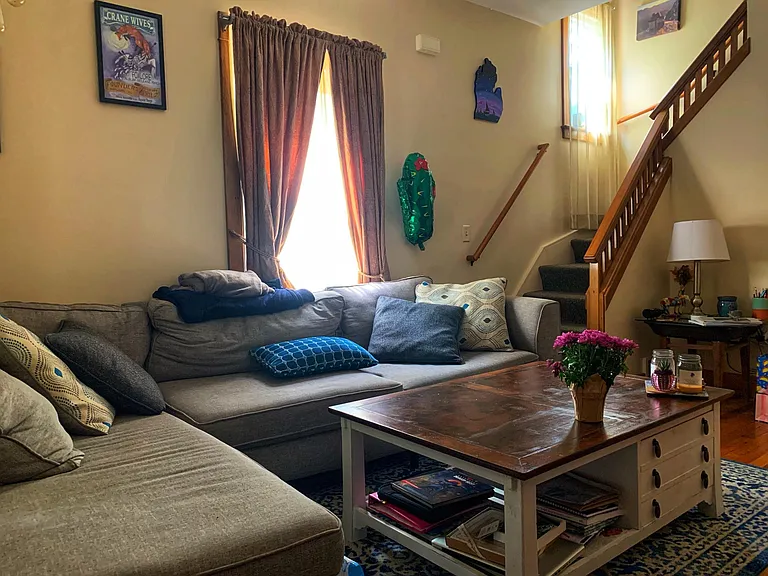 211 Prospect Ave NE #1 — Photo 2