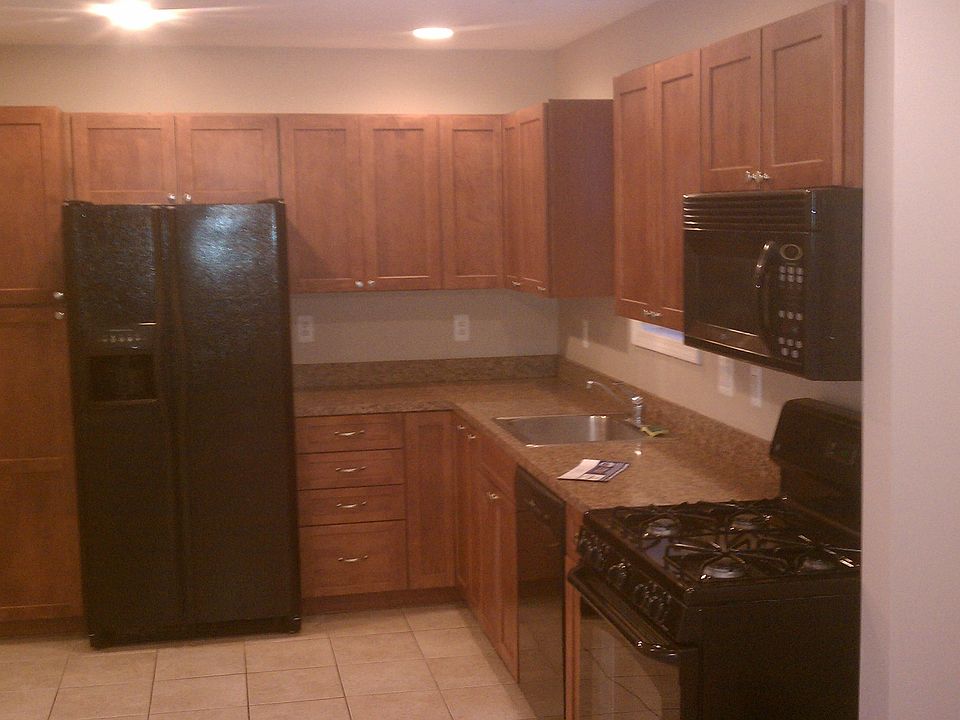 2nd image of 805 E Barrett Ave