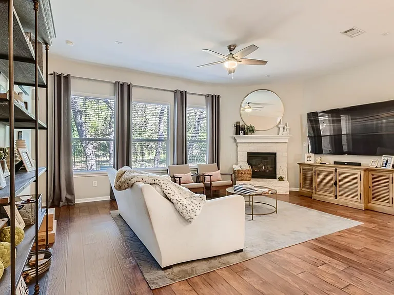 9013 Ovalla Dr — Photo 4