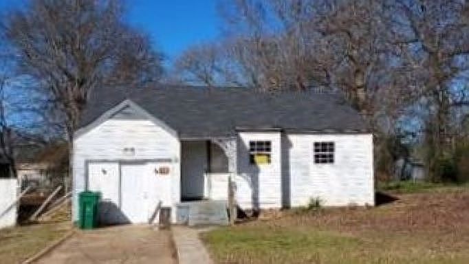 1st image of 410 Lumpkin St