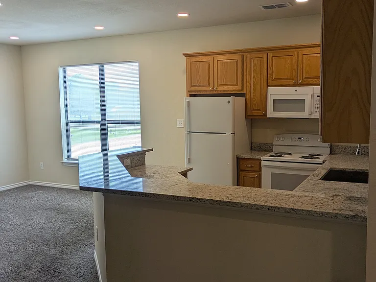 102 N Dallas St #200 — Photo 12