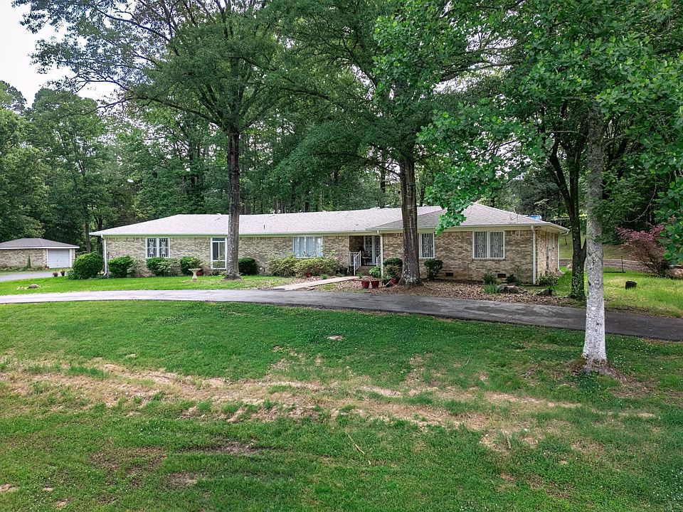 1st image of 64 Dogwood Dr
