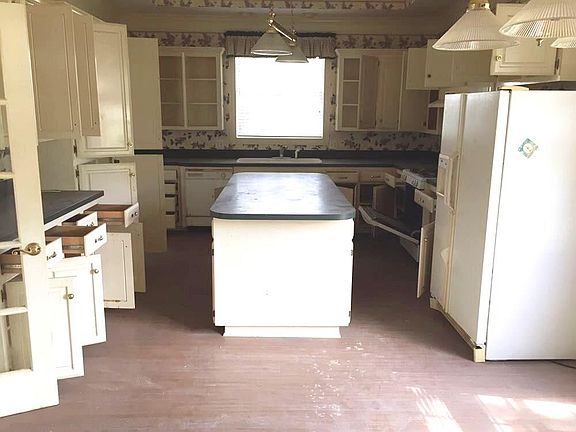3rd image of 101 Willene Ln
