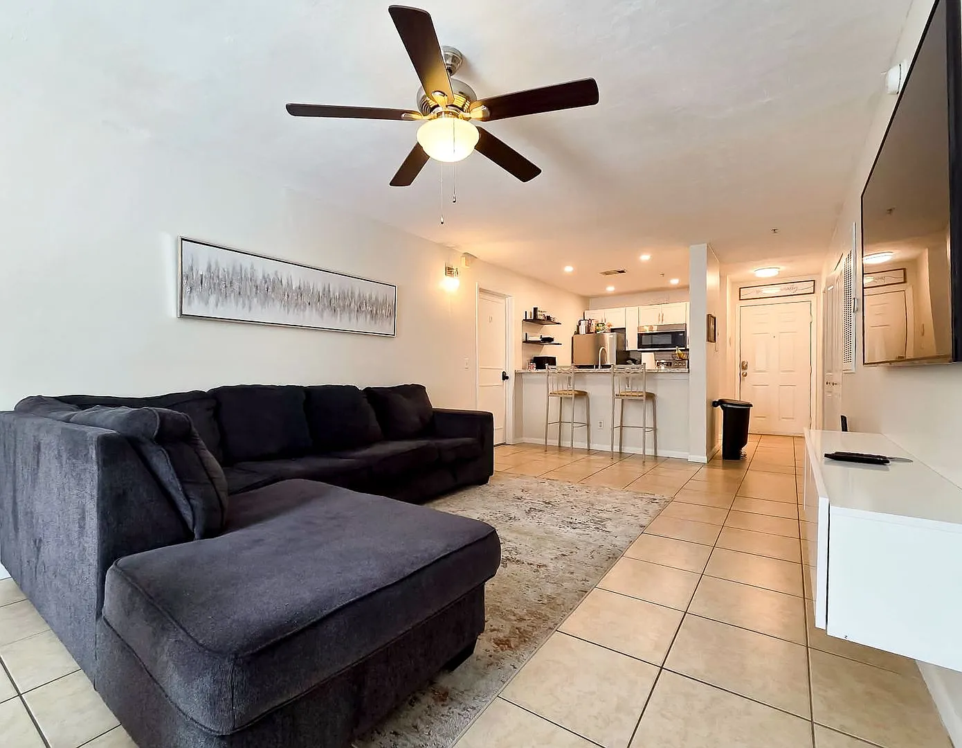 3800 SW 20th Avenue - University Terrace West 206A - D — Photo 3