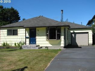 636 S 20th St, Reedsport, OR 97467