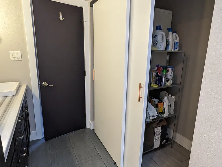 4302 Franklin Ave — Photo 18