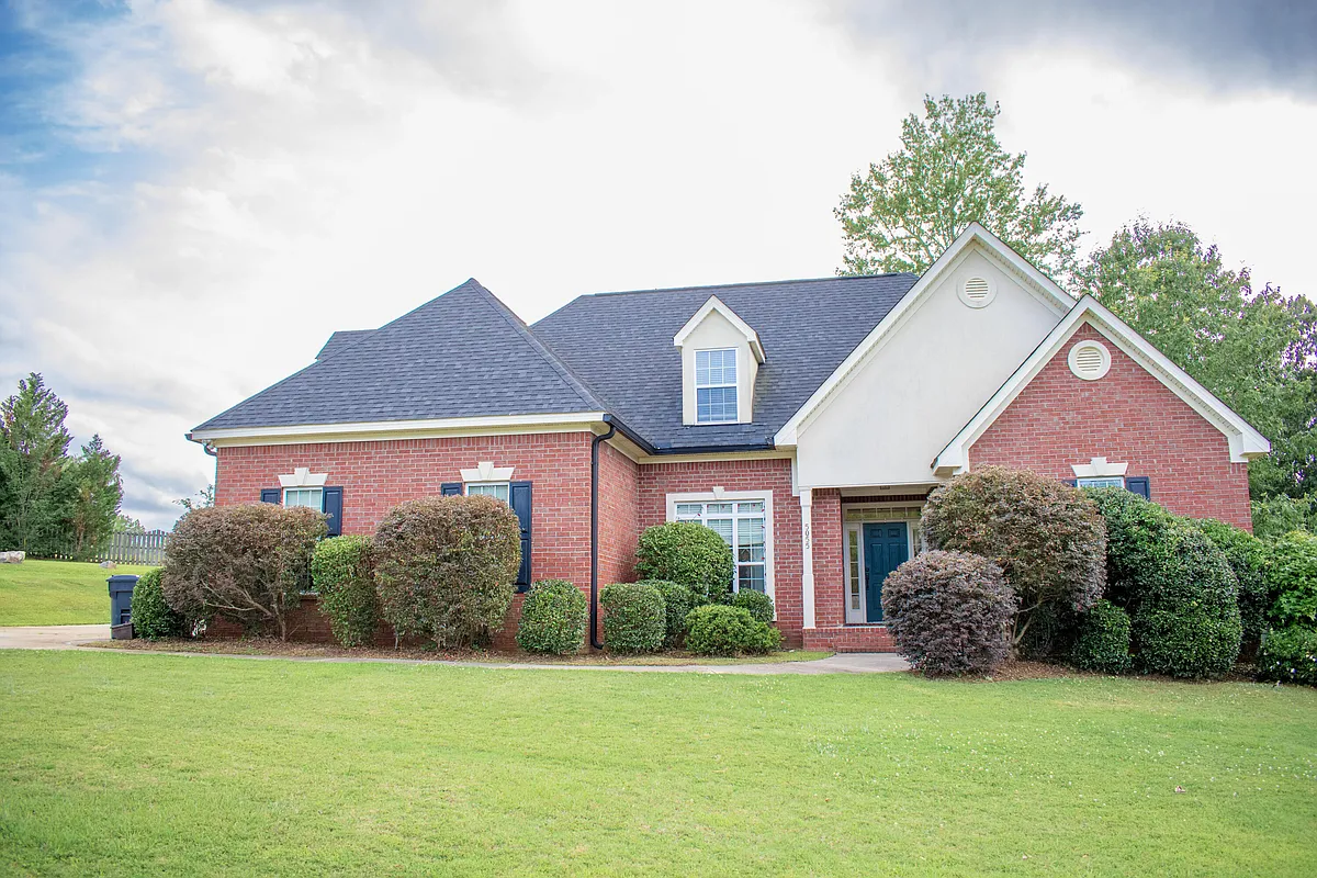 Building Photo - 5055 Sussex Dr