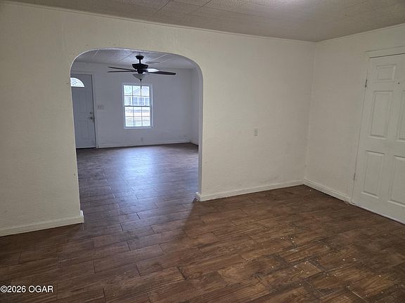 4th image of 127 S Forest Ave