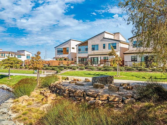 5th image of 2341 Waterside Dr