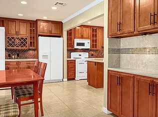 11517 Lexicon Ave, Sylmar, CA 91342