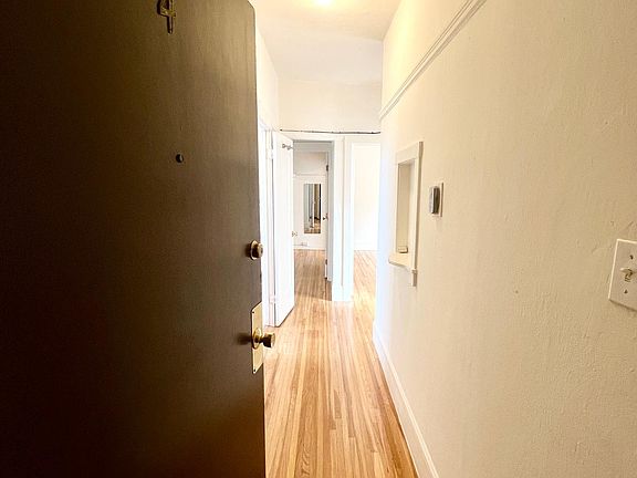 2nd image of 3870 California St APT 4
