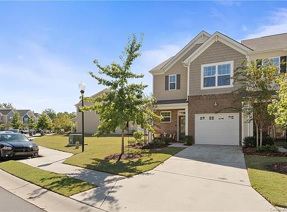 2nd image of 2736 Sawbridge Ln #36