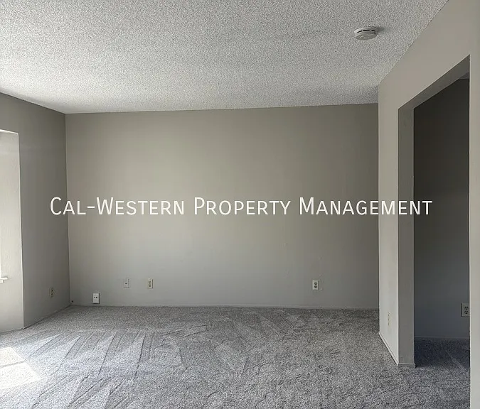 796 Villa Ave — Photo 2
