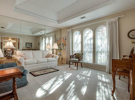5th image of 6839 Winterwood Ln